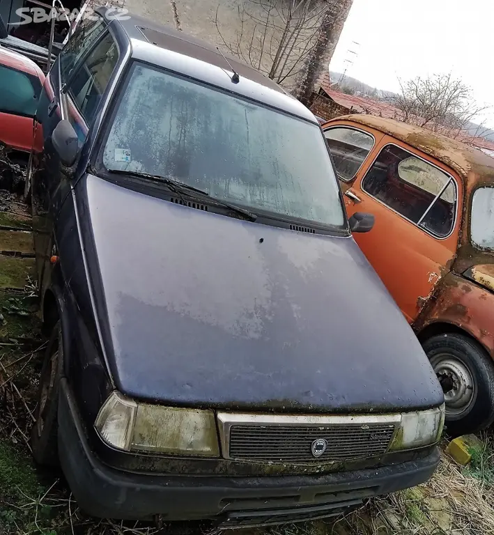 Lancia Y10 Selectronic - 2 vozy